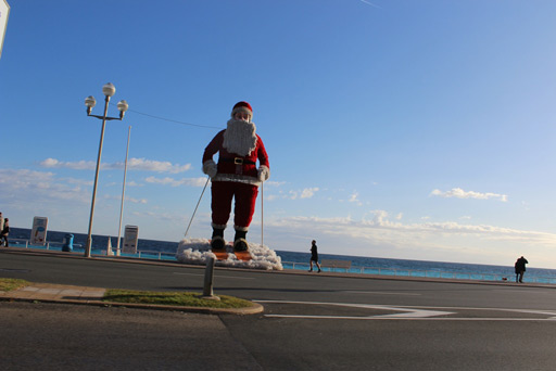 Le père Noel veille